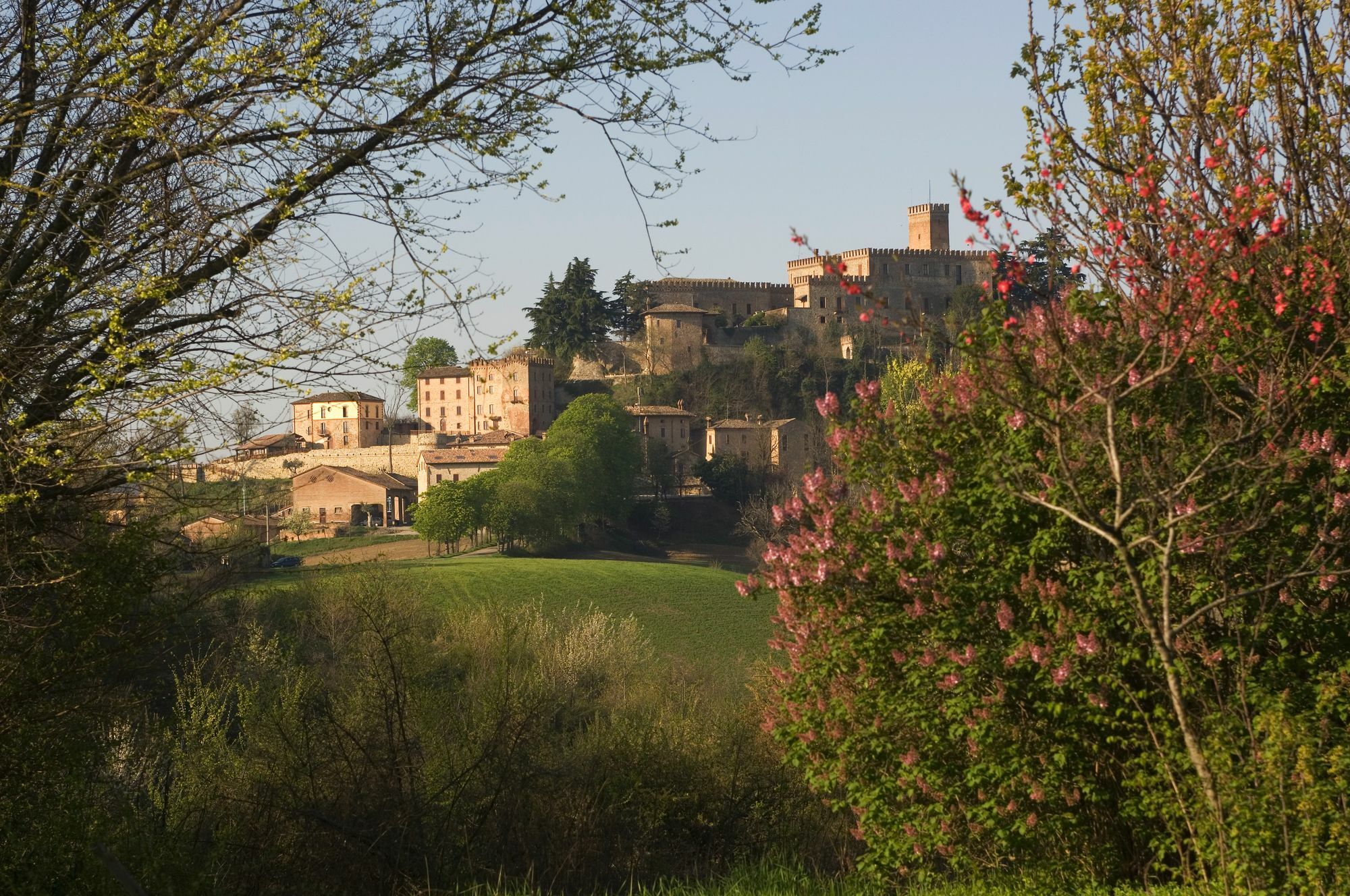 Hotel Antico Borgo Di Tabiano Castello - Relais De Charme Tabiano Terme Exterior foto